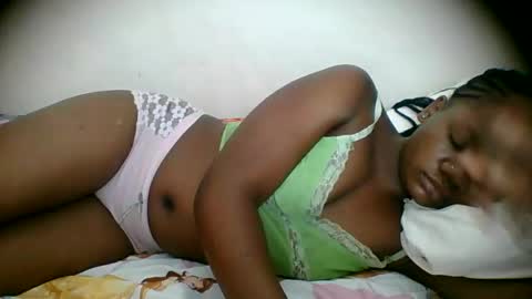 Snapshot of hotjeylee chatting on 04-19-26, 07:27 LOYCE online show from 04-19-26, 07:27