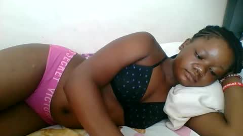 Snapshot of hotjeylee chatting on 04-26-26, 06:11 LOYCE online show from 04-26-26, 06:11