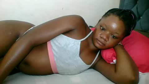Snapshot of hotjeylee chatting on 06-19-26, 09:02 LOYCE online show from 06-19-26, 09:02