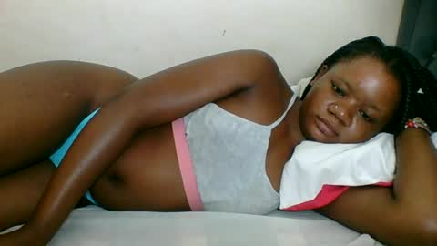 Snapshot of hotjeylee chatting on 06-25-26, 10:14 LOYCE online show from 06-25-26, 10:14