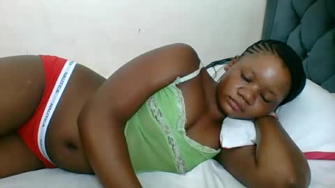 Snapshot of hotjeylee chatting on 06-28-26, 10:38 LOYCE online show from 06-28-26, 10:38