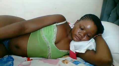 Snapshot of hotjeylee chatting on 07-05-26, 03:23 LOYCE online show from 07-05-26, 03:23