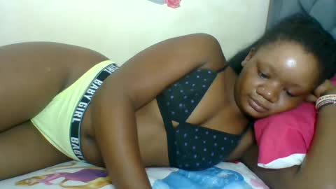 Snapshot of hotjeylee chatting on 07-16-26, 06:25 LOYCE online show from 07-16-26, 06:25