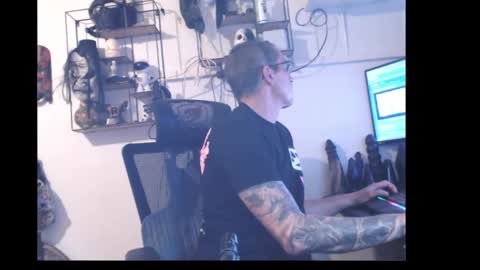 hotkinkytat online show from 05-11-26, 10:51