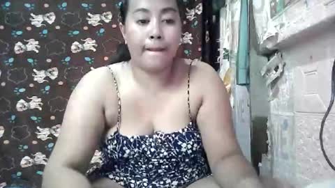 Snapshot of hotlea20 chatting on 05-19-26, 03:24 Hotlea20 online show from 05-19-26, 03:24