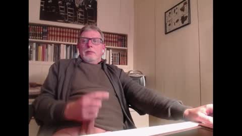 Snapshot of hotlux_54 chatting on 12-28-24, 10:34 hotlux_54 online show from 12-28-24, 10:34