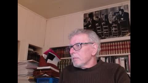 Snapshot of hotlux_54 chatting on 10-31-25, 10:22 hotlux_54 online show from 10-31-25, 10:22