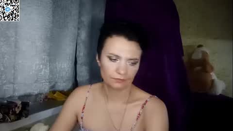 Snapshot of hotmamaqueen234 chatting on 06-17-26, 11:49 hotmamaqueen234 online show from 06-17-26, 11:49