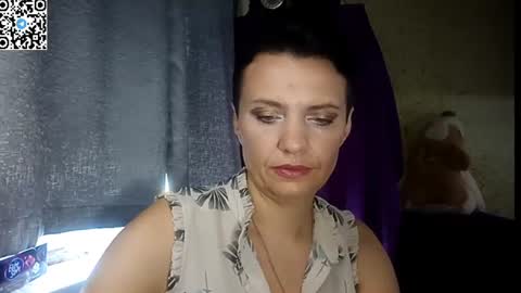 Snapshot of hotmamaqueen234 chatting on 06-28-26, 12:33 hotmamaqueen234 online show from 06-28-26, 12:33