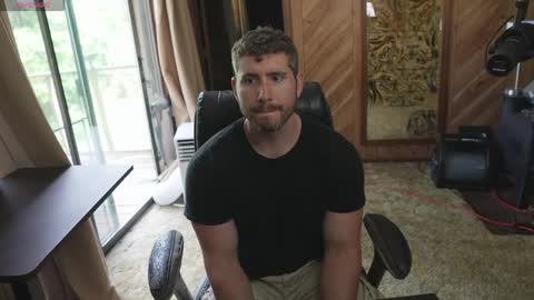 Snapshot of hotmuscles6t9 chatting on 04-25-26, 07:22 hotmuscles6t9 online show from 04-25-26, 07:22