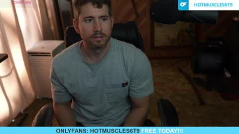 Snapshot of hotmuscles6t9 chatting on 05-08-26, 02:22 hotmuscles6t9 online show from 05-08-26, 02:22