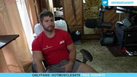 Snapshot of hotmuscles6t9 chatting on 05-14-26, 03:30 hotmuscles6t9 online show from 05-14-26, 03:30