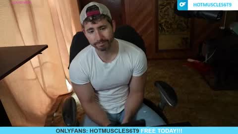 Snapshot of hotmuscles6t9 chatting on 05-27-26, 02:25 hotmuscles6t9 online show from 05-27-26, 02:25