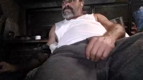Snapshot of hotnriv13 chatting on 06-11-26, 08:23 hotnriv13 online show from 06-11-26, 08:23