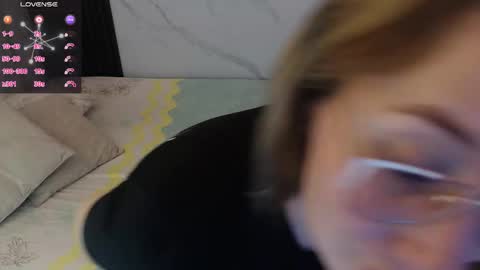 Sussy Bloom  online show from 02-11-26, 09:20