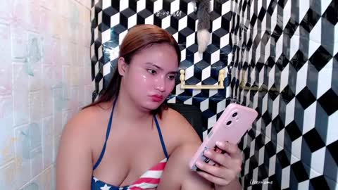 Snapshot of hotscarletcumxx chatting on 06-11-26, 12:32 veronica online show from 06-11-26, 12:32
