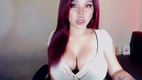 Snapshot of hotsexyhugetrans chatting on 12-18-24, 08:42 Marga Avery online show from 12-18-24, 08:42