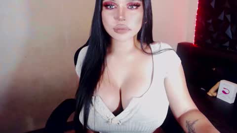 Snapshot of hotsexyhugetrans chatting on 12-21-24, 03:20 Marga Avery online show from 12-21-24, 03:20