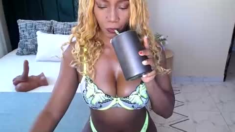 Snapshot of hotshyfreakylady chatting on 06-21-26, 11:57 Sahara online show from 06-21-26, 11:57