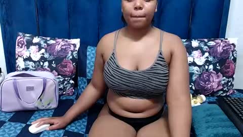 hotsmalltitsx online show from 07-05-26, 06:04