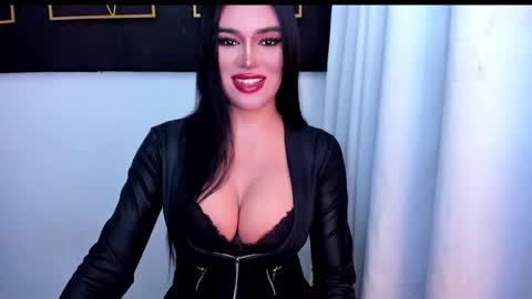 Snapshot of hotstellacumxxx chatting on 05-13-26, 07:00 STELLA online show from 05-13-26, 07:00