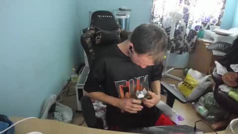 Snapshot of hotsummer1996 chatting on 10-17-25, 01:35 hot online show from 10-17-25, 01:35