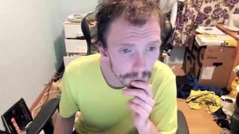 Snapshot of hotsummer1996 chatting on 12-01-25, 06:35 hot online show from 12-01-25, 06:35