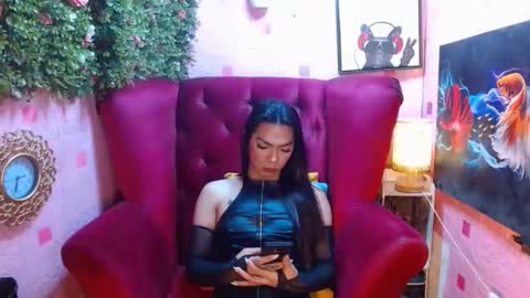 Snapshot of hotsummerx chatting on 01-29-25, 12:24 Summer online show from 01-29-25, 12:24