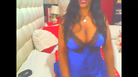 Snapshot of hottesa2019 chatting on 11-08-25, 10:41 THEONE online show from 11-08-25, 10:41