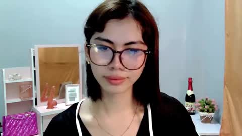 hottestdella69 online show from 12-05-25, 05:53