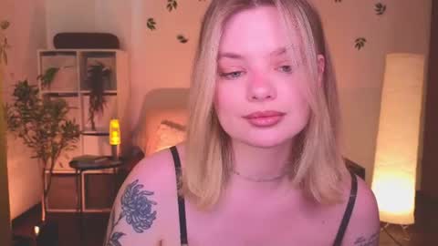 Snapshot of hottie_jane chatting on 07-17-26, 10:22 Jane online show from 07-17-26, 10:22