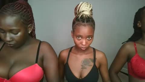 hottie_mistie online show from 04-20-26, 07:15