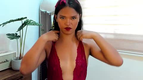 Maxine online show from 12-02-25, 05:35