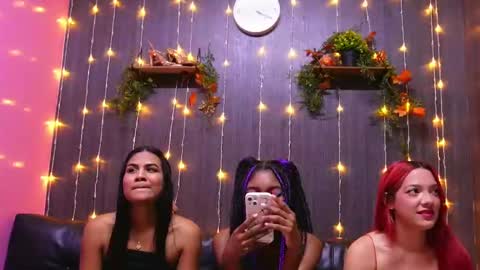 Snapshot of hotties_kittens18 chatting on 02-15-25, 05:41 hotties_kittens18 online show from 02-15-25, 05:41