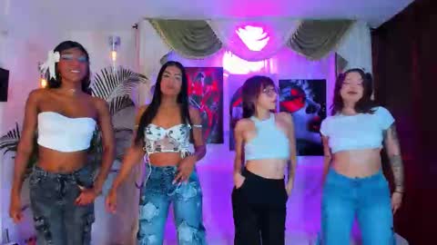 Snapshot of hotties_kittens18 chatting on 10-01-25, 04:13 hotties_kittens18 online show from 10-01-25, 04:13