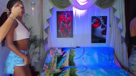 Snapshot of hotties_kittens18 chatting on 12-05-25, 06:04 hotties_kittens18 online show from 12-05-25, 06:04