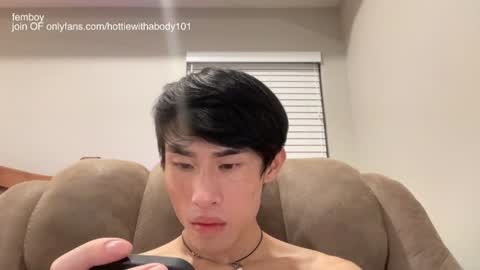 Snapshot of hottiewithabody101 chatting on 06-09-26, 01:23 hottiewithabody101 online show from 06-09-26, 01:23