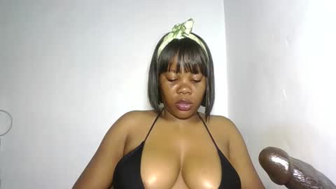 hotty_lora889 online show from 03-25-26, 08:15