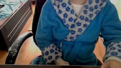 Snapshot of hotty_mary chatting on 04-23-26, 12:29 Mary online show from 04-23-26, 12:29