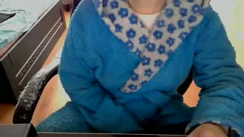 Snapshot of hotty_mary chatting on 04-28-26, 09:25 Mary online show from 04-28-26, 09:25