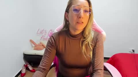 hottychrystal online show from 12-03-25, 01:57