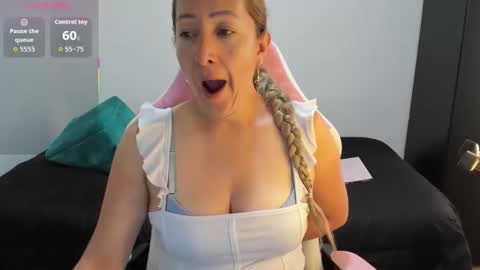 hottychrystal online show from 03-17-26, 03:59