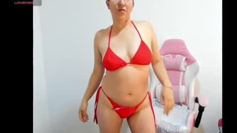 Snapshot of hottychrystal chatting on 06-27-26, 12:22 hottychrystal online show from 06-27-26, 12:22