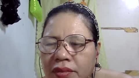 Snapshot of hottycrissy4u chatting on 06-17-26, 07:04 hottycrissy4u online show from 06-17-26, 07:04