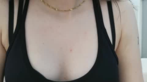 Hotwixx online show from 04-19-26, 08:57