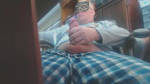 Snapshot of howardtheduc chatting on 01-25-25, 03:41 Howard817 online show from 01-25-25, 03:41