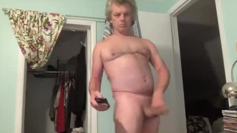 Snapshot of howlingatnothing chatting on 09-12-25, 03:17 howlingatnothing online show from 09-12-25, 03:17