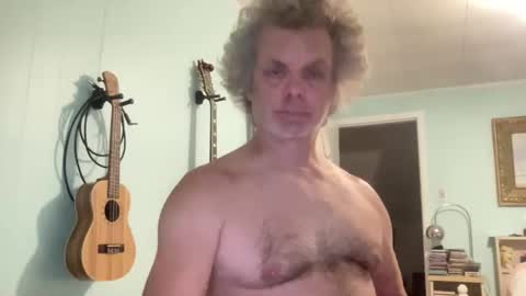 Snapshot of howlingatnothing chatting on 09-25-25, 01:20 howlingatnothing online show from 09-25-25, 01:20