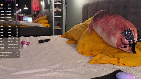 Snapshot of howtoreachorgasm chatting on 12-24-24, 11:00 Elizabeth online show from 12-24-24, 11:00