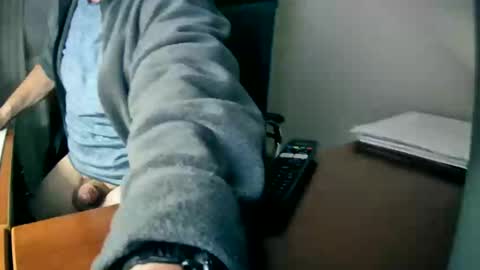 Snapshot of hpeter111 chatting on 03-06-25, 08:37 Peter online show from 03-06-25, 08:37